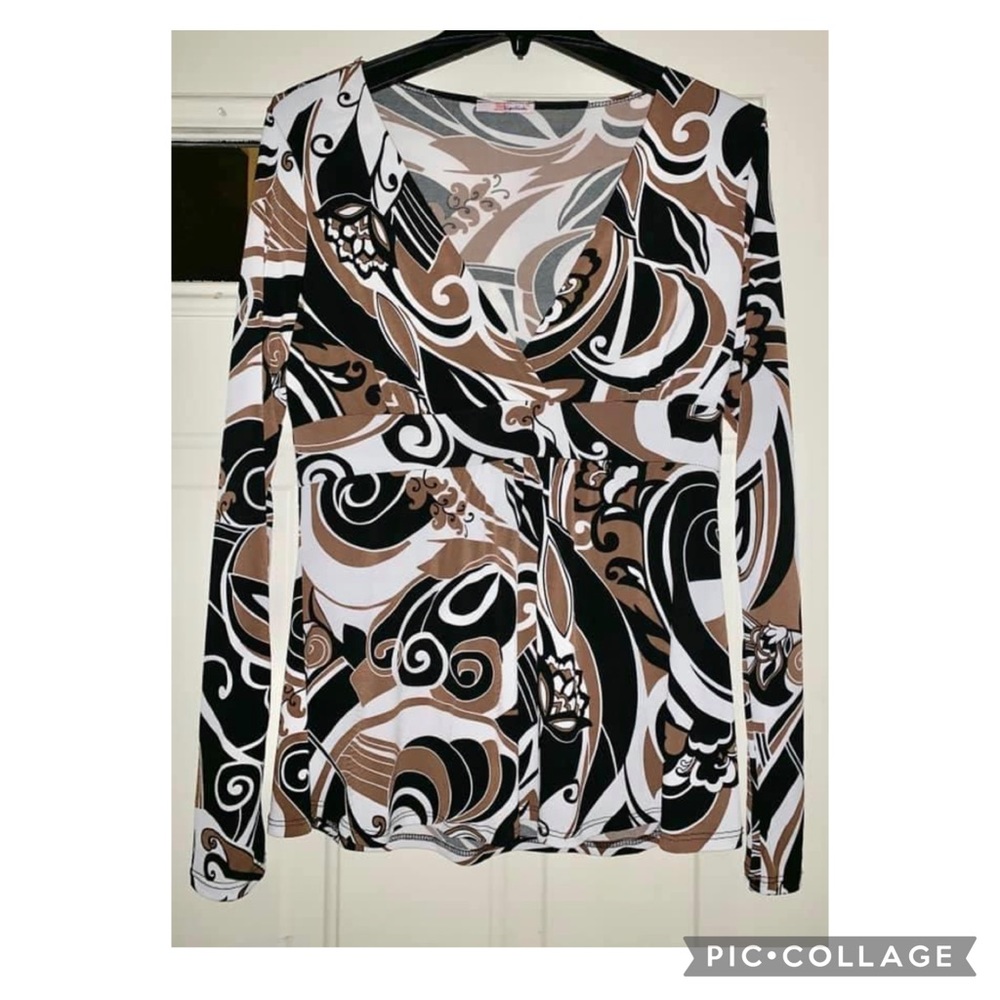 Blouse by Lipstick size Medium Pre owned